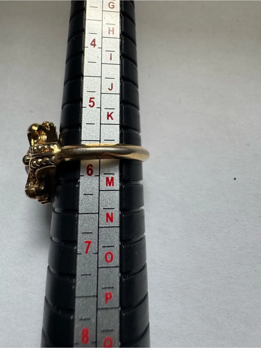 Vintage Avon Gold-Tone Ring with Purple Stone and Pearl Accents - Picture 5 of 5